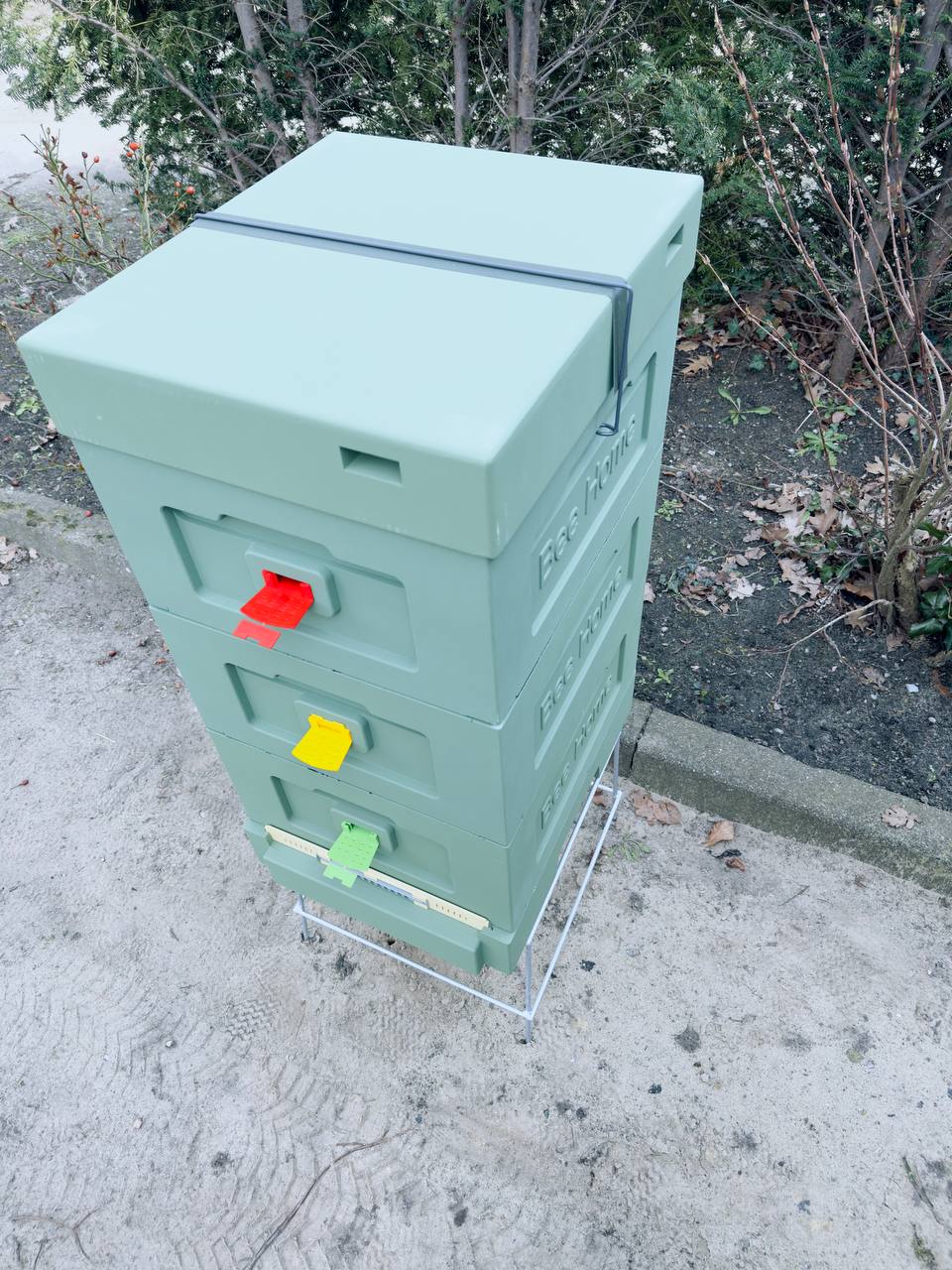 Bee Home Deckelbefestigung für Bienenstock – Metallhalterung für Styroporbeuten