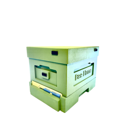 Bienenbeute aus Styropor mit einer Zarge